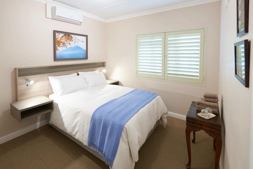 ג'ורג' Outeniqua Inn מראה חיצוני תמונה