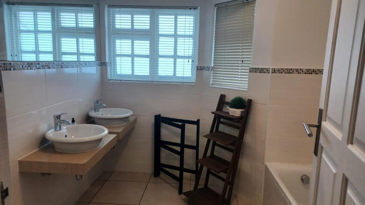 ג'ורג' Outeniqua Inn מראה חיצוני תמונה